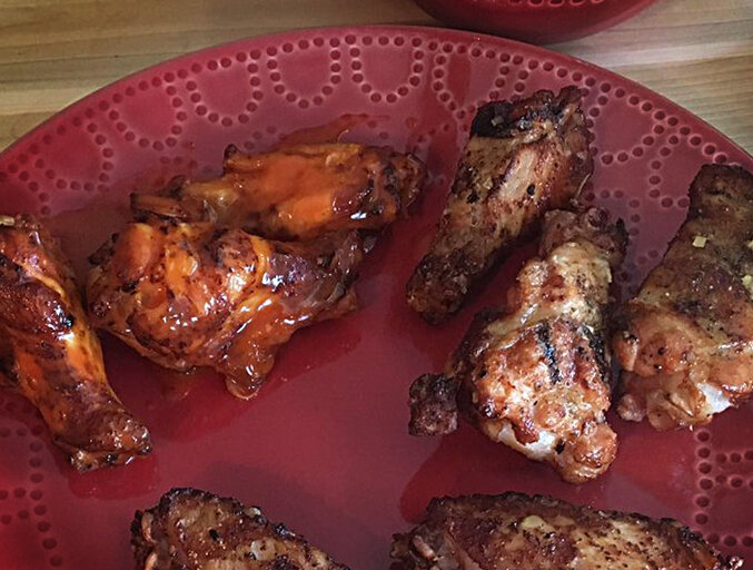 BLACK GARLIC RUBBED WINGS