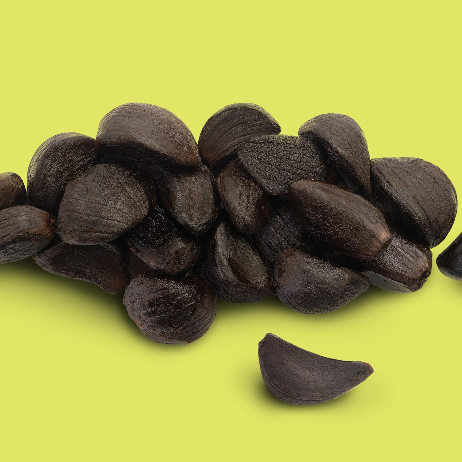 Peeled Black Garlic – 1 lb (16 oz)
