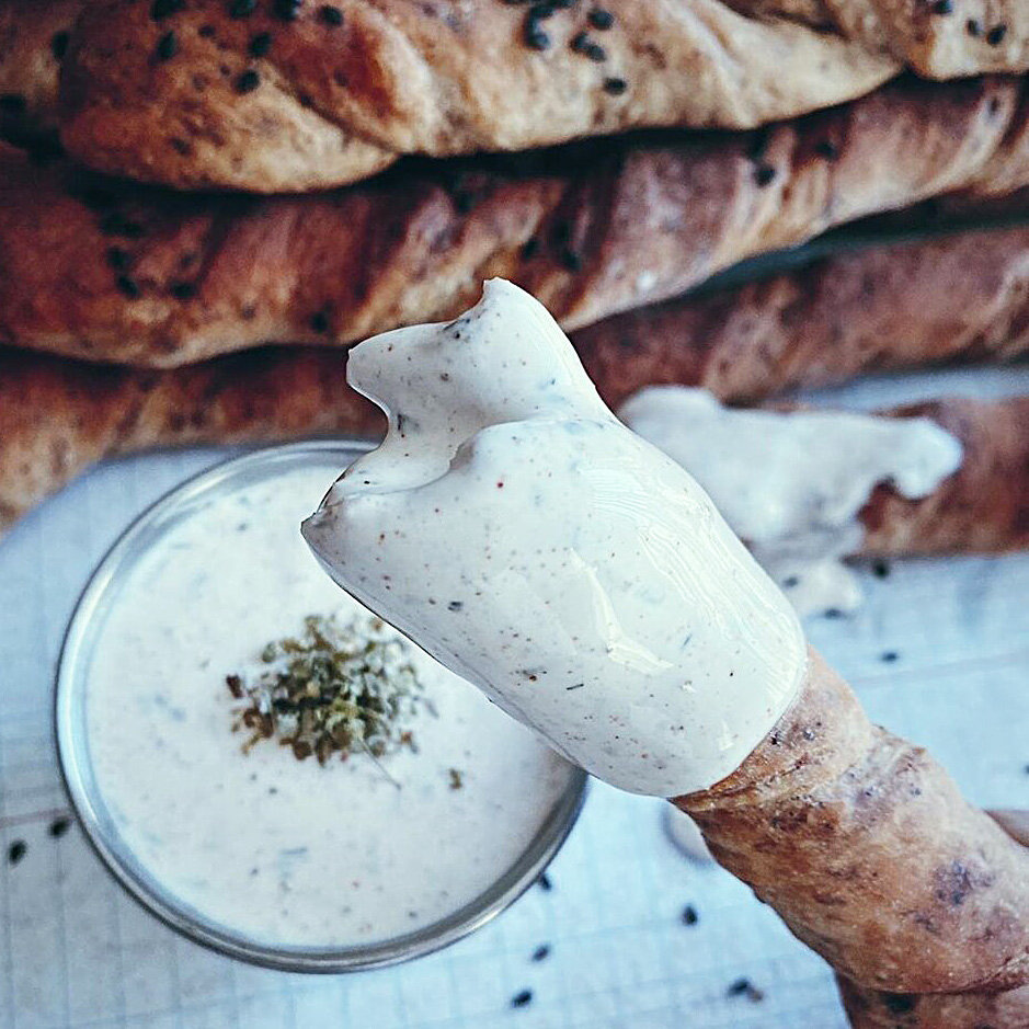 Organic Granulated Black Garlic Powder – 2.1 oz Mini Shaker